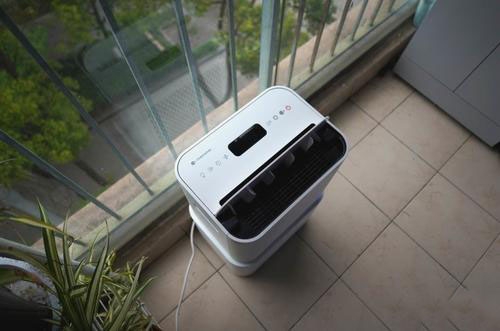 鋰電池轉輪除濕機的優(yōu)越性及其工作原理