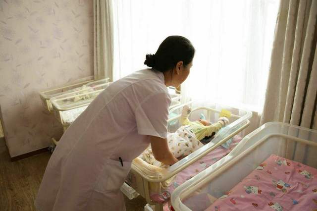 工業(yè)除濕機工作原理與維護保養(yǎng)